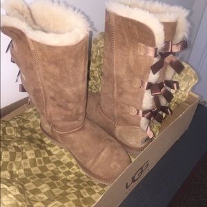 UGG BAILEY BOW TALL II BOOTS (CHESNUT)